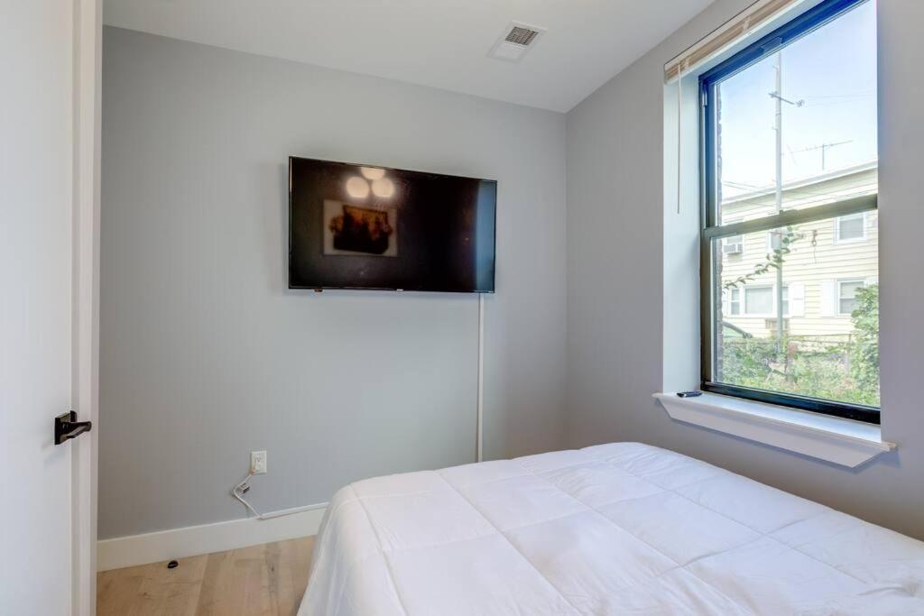 Luxury Designer Theme 2Br Apt Near Nyc / Thepath Apartment Newark Exterior photo